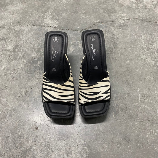 Vintage Zebra Platform Sandals Size 6W